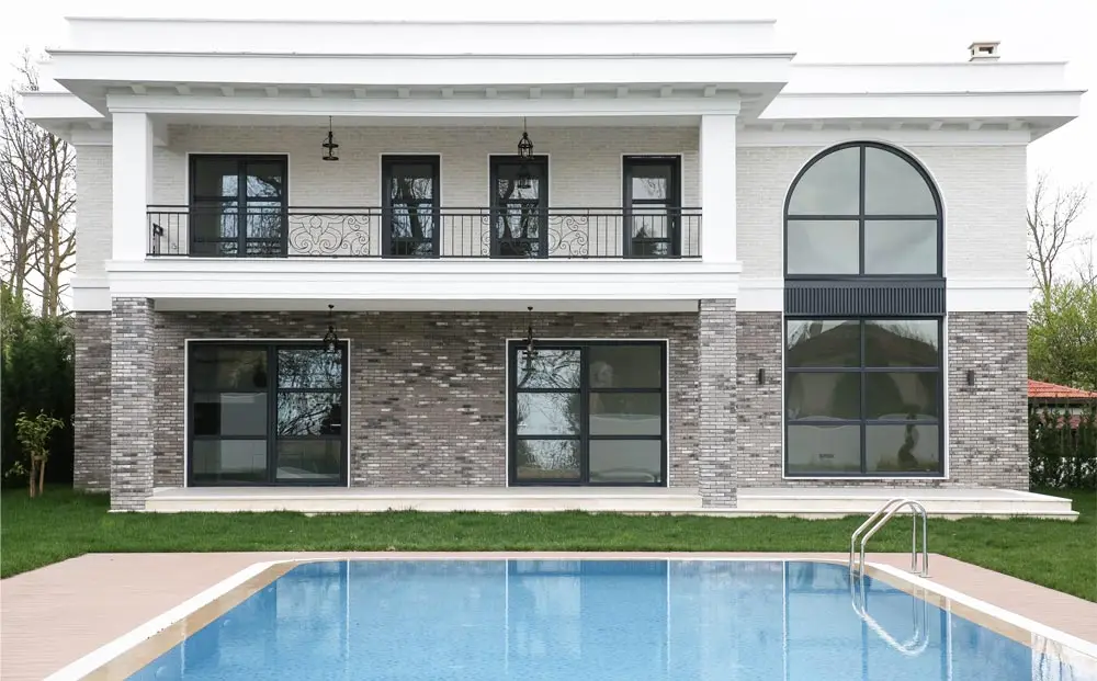 Kültür Tuğlası Thin Brick Arena — uygulama görseli