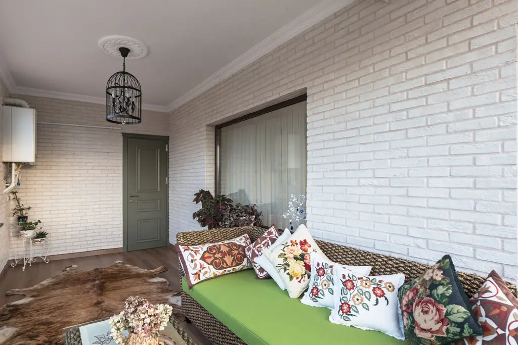 Kültür Tuğlası Thin Brick Blanco — uygulama görseli