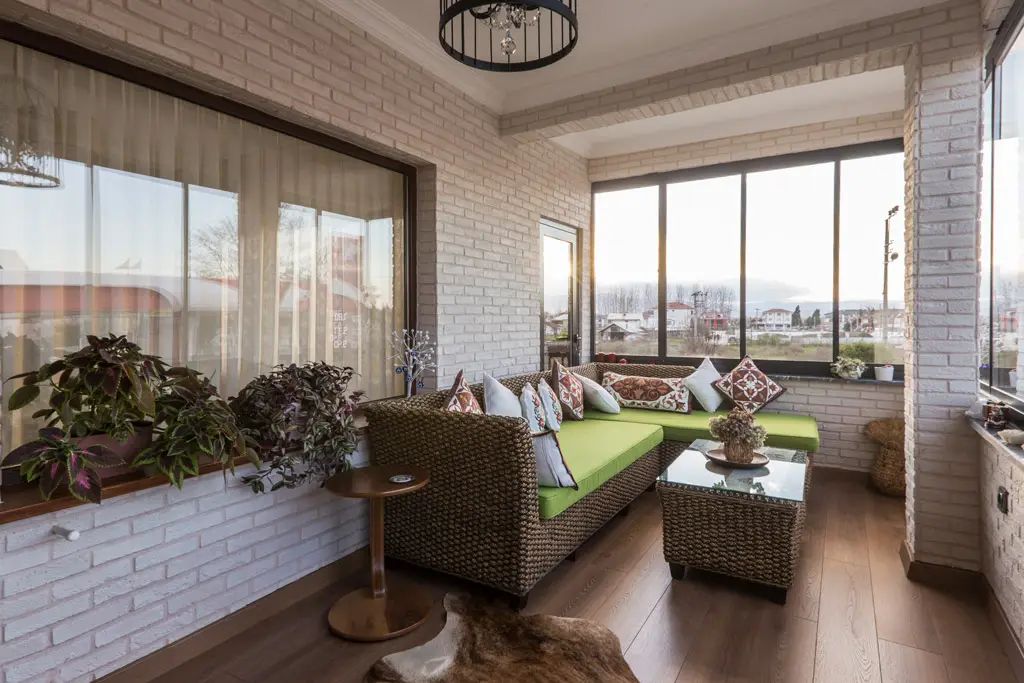 Kültür Tuğlası Thin Brick Blanco — uygulama görseli