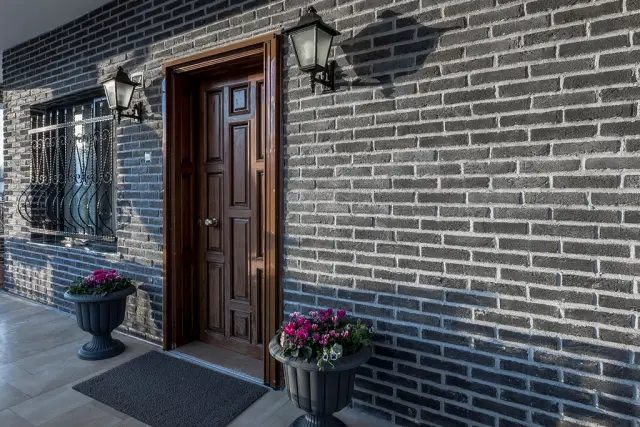 Kültür Tuğlası Thin Brick Antracita uygulama örneği